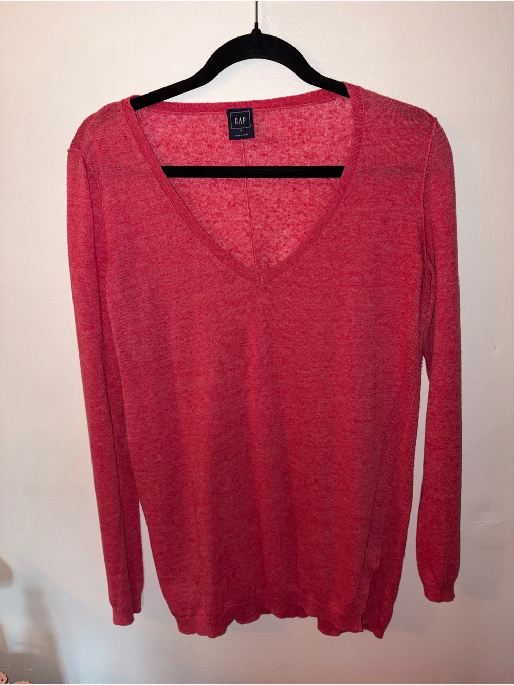 GAP Coral Heather V-Neck Sweater